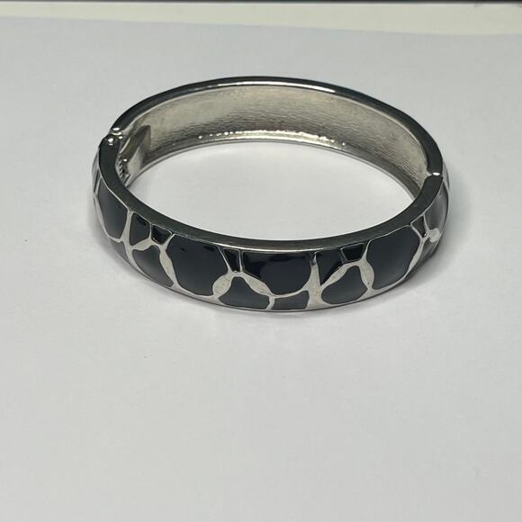 Bangle bracelet silver tone with black enamel animal print hinged magnetic close - Picture 5 of 15